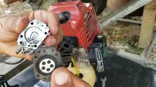 vazamento no carburador de roçadeira