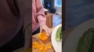 If you cut & prep your veggies, you'll eat more! #pov #nutrition #vegetables #mealprep #easy #tips