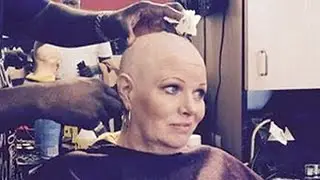 ESPN Anchor Shelley Smith Shaves Head After Cancer Diagnosis: Photos
