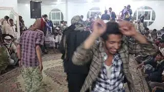 الاغنية التي حصلت ع انتشار واسع للفنان عبد الغني المكحل  خلاص الوقت علمني في عرس رمزي المزيد