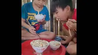 An Orphan Boy Goes to the Market and Cooks Alone&mdash;A Quiet Life Story