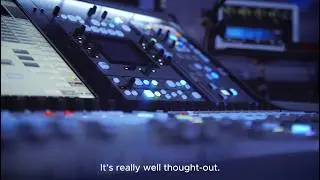 Patryk Tylza i konsoleta Solid State Logic na trasie koncertowej Turnus Tour zespołu Kwiat Jabłoni