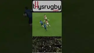 Damian Penaud powering over for the try
