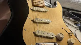 FENDER American Ultra, changing strap and adding strap locks.