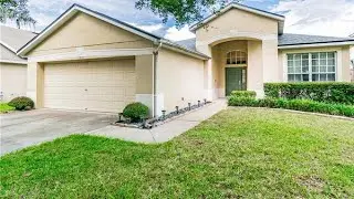 11219 AVERY OAKS DRIVE, TAMPA, FL Presented by Tracey & Fran.