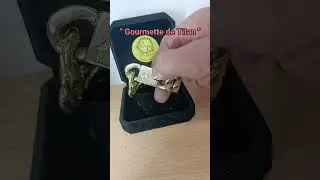 Ma gourmette en laiton avec fermoir tiroir grav&eacute; &agrave; la main.