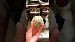 Угадайте камень после полировки! 💎 Оставьте комментарий ниже, какой, по вашему мнению, это драгоц...