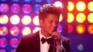 Bruno Mars - Just The Way You Are (Live at the BRIT Awards 2012)