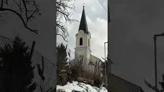 Doln&aacute; Tižina (SK), kostol sv. Michala Archanjela - zvony; poludňaj&scaron;ie nedeľn&eacute; zvonenie (4 zo 6)
