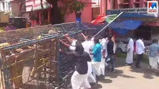 പത്തനംതിട്ടയില്&zwj; യുവമോര്&zwj;ച്ച പ്രതിഷേധം; ബാരിക്കേഡ് നീക്കാന്&zwj; ശ്രമിച്ച് പ്രവര്&zwj;ത്തകര്&zwj; | Yuvamorcha p