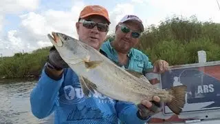 Southwest Outdoors Report #14 Calcasieu Lake, Louisiana Speckled Trout Fishing - 2013