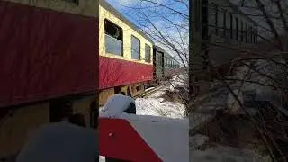 de 52 532 stoomtrein ZLSM Kerst express komt aan in station Eys-wittem en Wijlre Gulpen