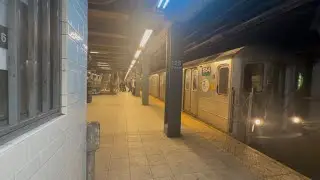 MTA IRT Lexington Avenue Line: R62A 6 train to Pelham Bay Park, Bronx @125th Street