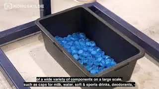 Conveying of finished plastic components