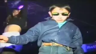 Niño ruso bailando electrónica (1 hora) (Astronomía-Tony Igy/Vicetone)