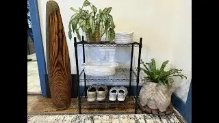 Customizable storage rack with a small footprint