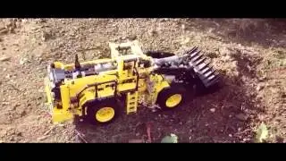Lego wheel loader (2 xl motors)