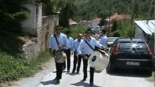 Γάμος στη Σκοπιά Φλώρινας. Όργανα προς την εκκλησία