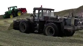Maishäckseln 2022 das Mais schieben mit Radplaniergerät Zettelmeyer ZD 3000 GL 4x4