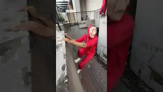 PARKOUR MONEY HEIST VS POLICE 16 #parkour #highnoy #moneyheist #shorts #police #bellaciaoringtone