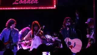 Billy Ray Cyrus Sings 