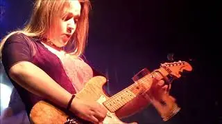 3 Girls with Guitar