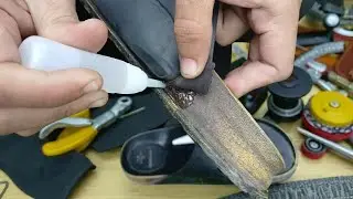 How to quickly repair broken sandals?