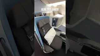 KLM 777-300ER Business Class Bali to Singapore #bali #singapore #amsterdam #boeing #aviation #777
