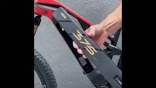 The new ROTWILD 375 have a quick release button to change the superlight 1,9 kg battery - EMTB 2021