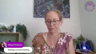 Elizabeth Bratcher Psychic Medium. Readings and insight for a wee while :)