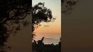 Na Praia do Rosa, a natureza lembra que a vida &eacute; ciclo: cada onda que vai abre espa&ccedil;o para o novo. 🌊
