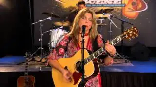 Terri Hendrix Performs 