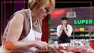 Fidel se desentiende en el cocinado en pareja con Teresa, que lucha para salvarle | Masterchef 8