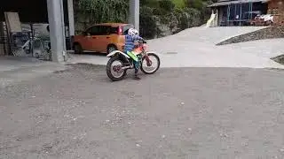 Simone alla prova moto veccia