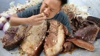 Delicious smoke pork with axone curry mukbang 