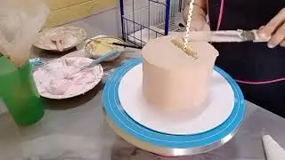 gender reveal cake money style