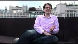 Ein Gespr&auml;ch mit Thomas Kn&uuml;wer: Journalismus? Nur bedingt...