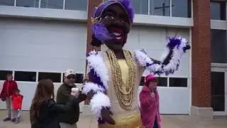 Bessie Smith puppet walking at MAINx24, Wayne-O-Rama Chattanooga, Dec 3, 2016