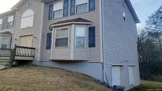 10 Dartmouth Dr, Other, NY Presented by Loretta Wolff.