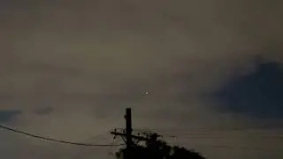 A Real UFO Not fake and No A I or CGI rec: 6 Nov 2024 with a mild filter Enjoy The Greatest UFO show