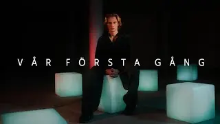 Adrian Mac&eacute;us - V&aring;r F&ouml;rsta G&aring;ng (Officiell Musikvideo)