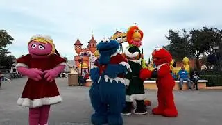 Villancicos con elmo parque plaza sesamo 2018