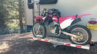 Jayco Eagle 5th Wheel motorcycle set up. Silverton, CO.