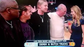 Derek & Butch Trucks - Halftime Show at Knicks/Cavs Game 3/4/11