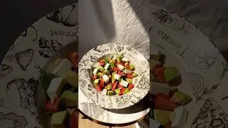 Салат з полуницею та авокадо🍓Strawberry and avocado salad #delicious #recipe #рецепт у коментарях⬇️