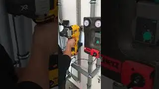 Nails gun Dewalt DCN890P2