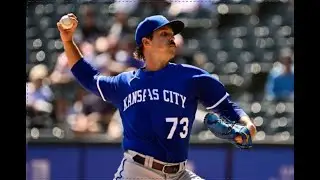 Daniel Mengden signs with the Arizona Diamondbacks