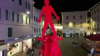 La luminaria di Natale a Pontedera e la baita di Babbo di Natale