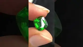 Đ&aacute; Garnet Xanh mầu si&ecirc;u hiếm TL 3,81ct KT 8,8x8,4x5,58liGi&aacute; 35tr