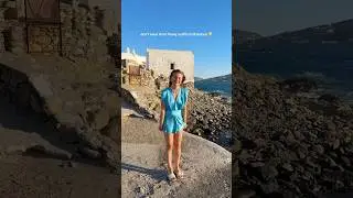 Flowy outfits and Mykonos do NOT go together😅💨 #greece #greecetravel #greekislands #travelvlog